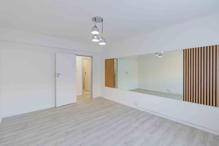 2 Bedroom Property for Sale in Woodstock Western Cape